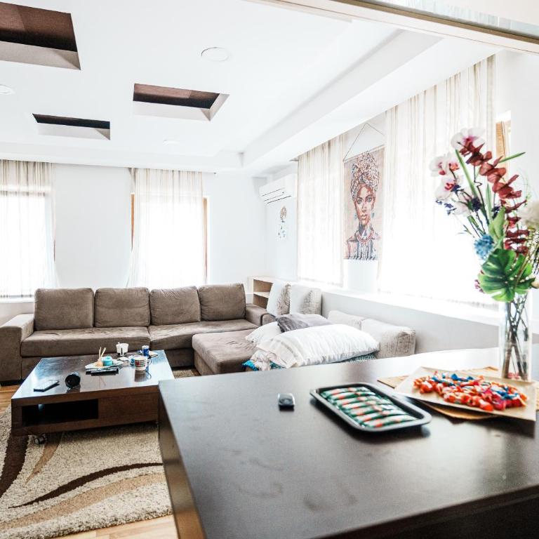 Warm Getaway 1BR APT w Balcony Free Garage Prkng - Apartman sa 1 Spavaćom Sobom - 2