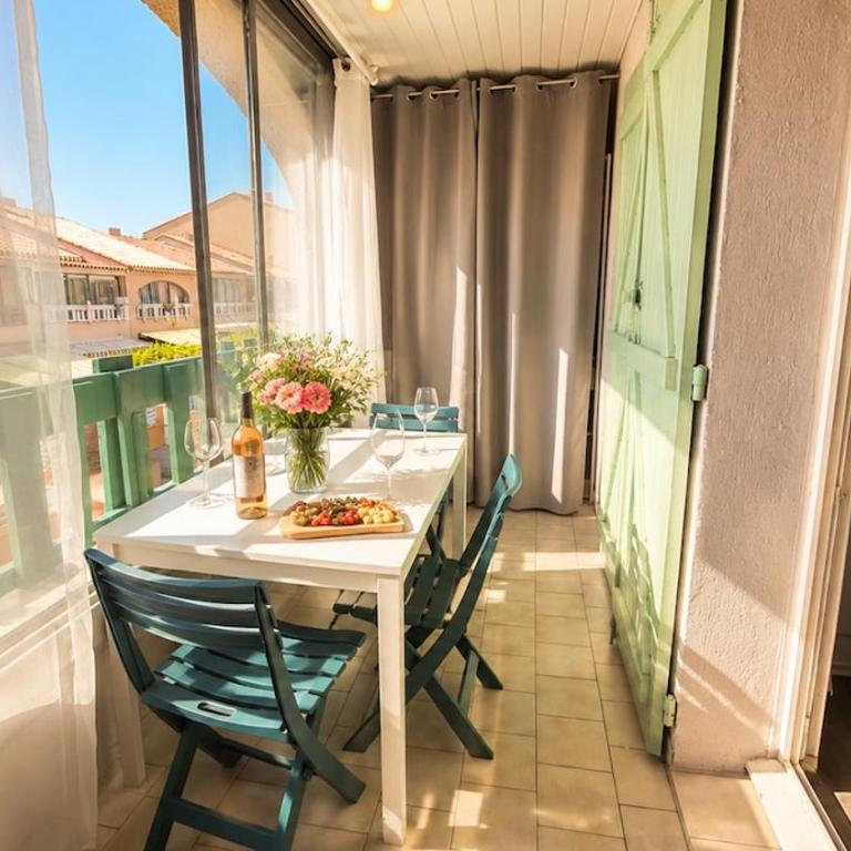 Cosy Catalan apartment, AC, walk to beach and shops - Two-Bedroom Apartment - 22