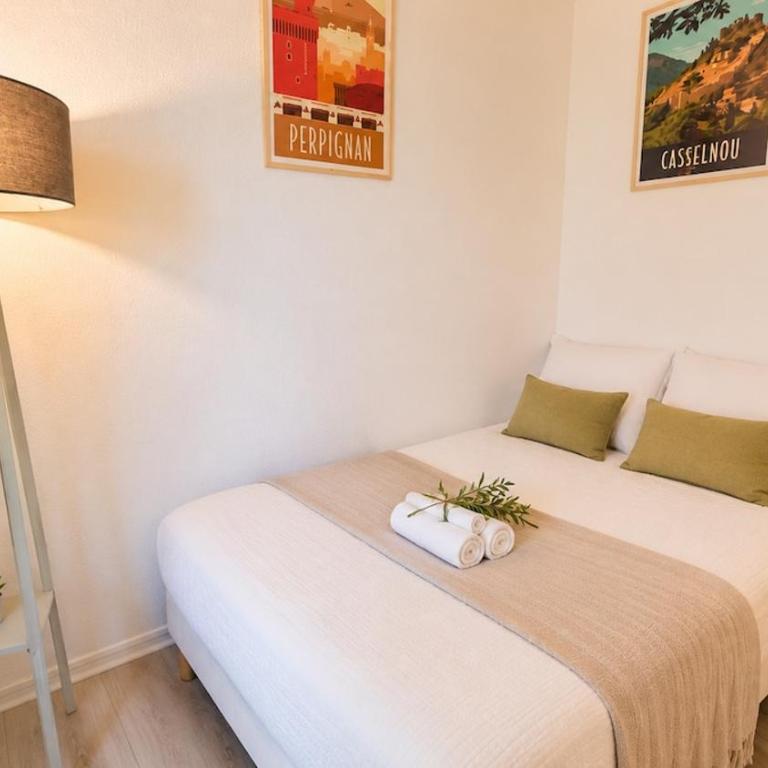 Cosy Catalan apartment, AC, walk to beach and shops - Two-Bedroom Apartment - 24
