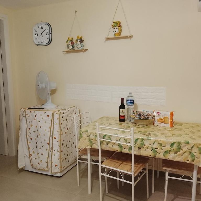 Donna Tina - One-Bedroom Apartment - 8
