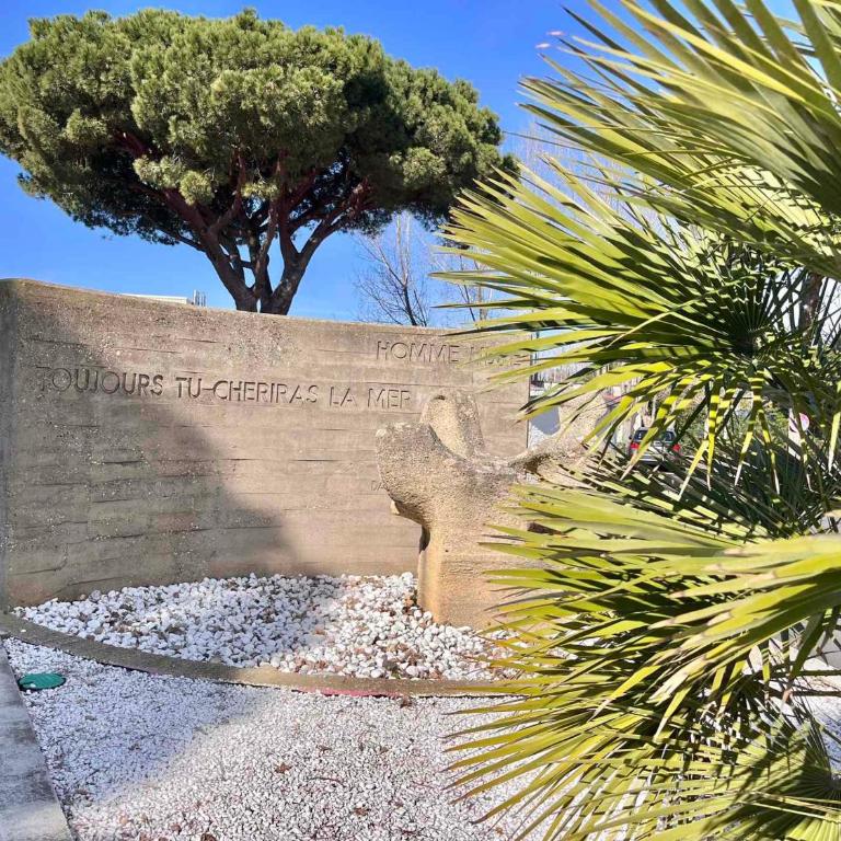 Appartement T2 avec piscine et parking, 6 personnes - FR-1-716-1 - Apartment - 6