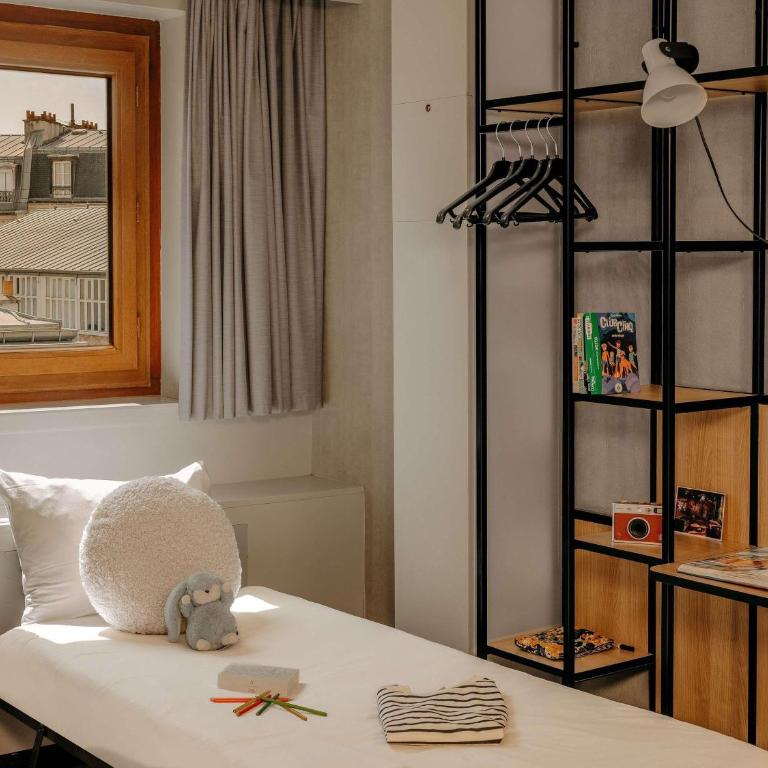 ibis Paris Bastille Opera - Chambre avec Lit Double et Canapé-Lit - 7
