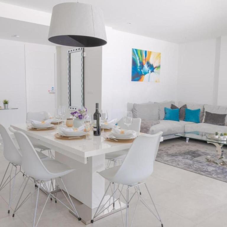 Luxurious penthouse in La Cala Casa Banderas - 3 Golf Facilites close by! - Apartamento de 3 dormitorios - 6