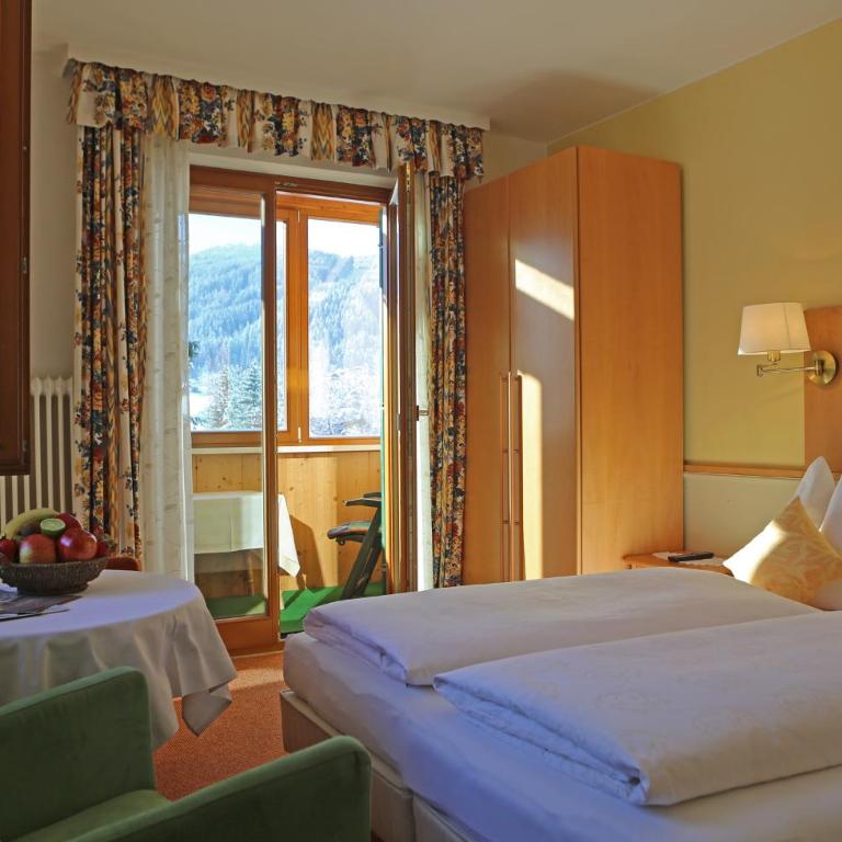Hotel - Restaurant Gosauerhof - Classic Doppelzimmer mit Bergblick - 3