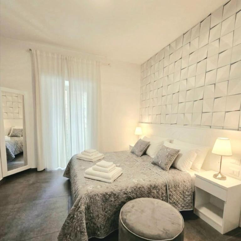 ALBATROS Suites&Rooms - King Room with Balcony - 6