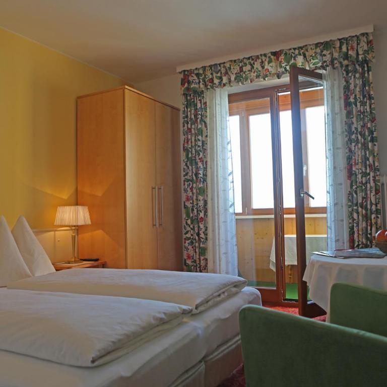 Hotel - Restaurant Gosauerhof - Classic Doppelzimmer mit Bergblick - 2