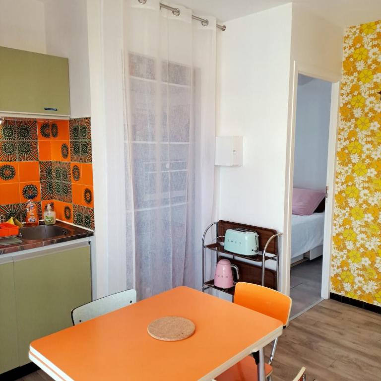 Appartement T2 déco 70's rénové à 300m de la plage - Apartment mit 1 Schlafzimmer - 12