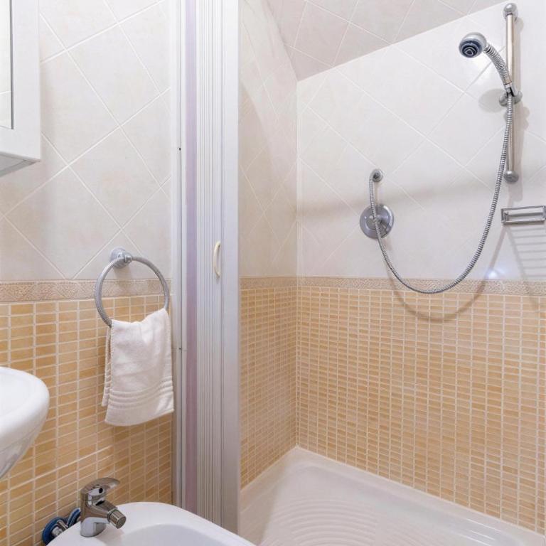 Napoli centro, dimora storica con mura greche - Appartamento Deluxe con 2 Camere da Letto - 15