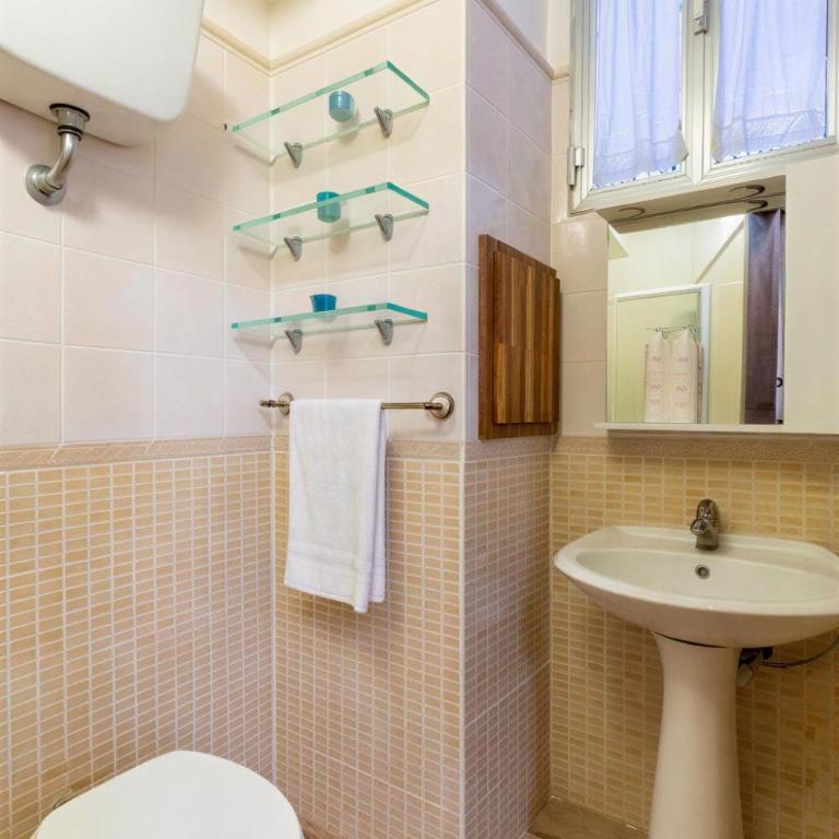 Napoli centro, dimora storica con mura greche - Appartamento Deluxe con 2 Camere da Letto - 14