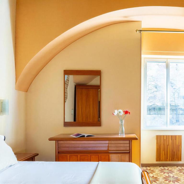 Napoli centro, dimora storica con mura greche - Appartamento Deluxe con 2 Camere da Letto - 8