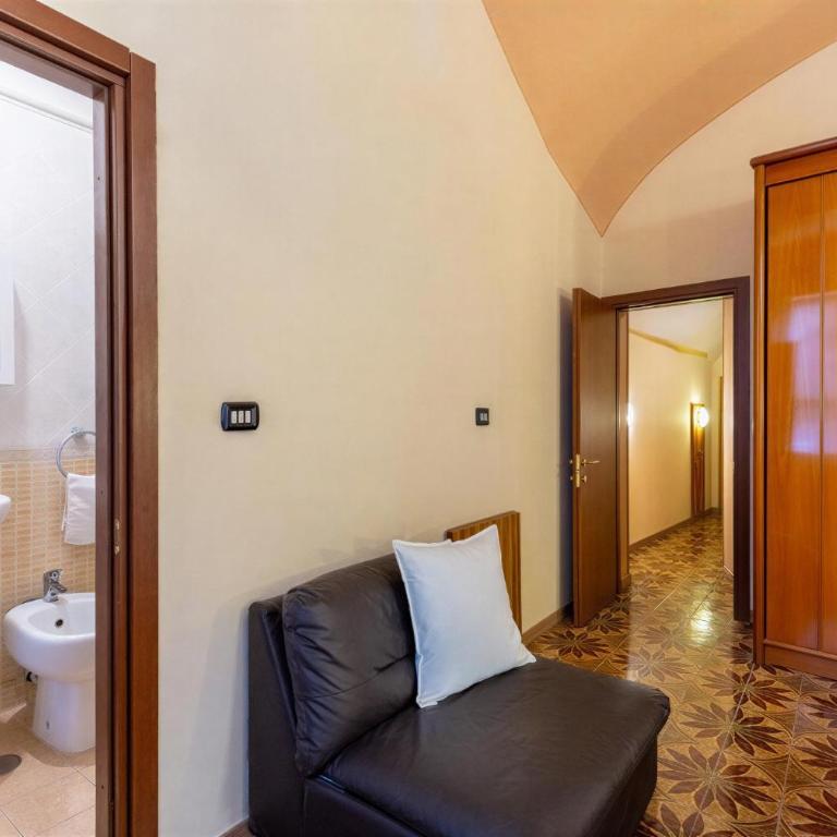 Napoli centro, dimora storica con mura greche - Appartamento Deluxe con 2 Camere da Letto - 18