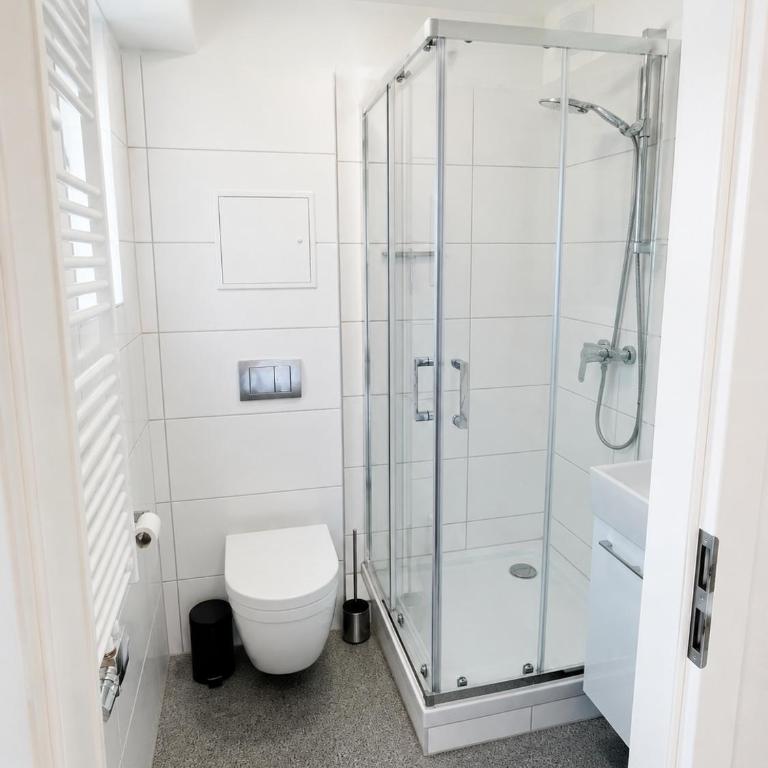 Cozy Apartment with Terrace & Free Parking - Apartment mit 1 Schlafzimmer - 5