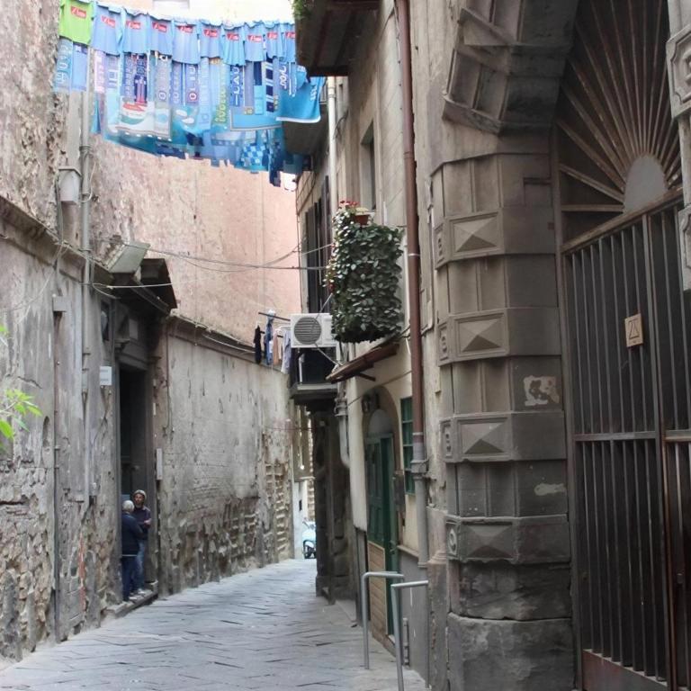 Napoli centro, dimora storica con mura greche - Appartamento Deluxe con 2 Camere da Letto - 21