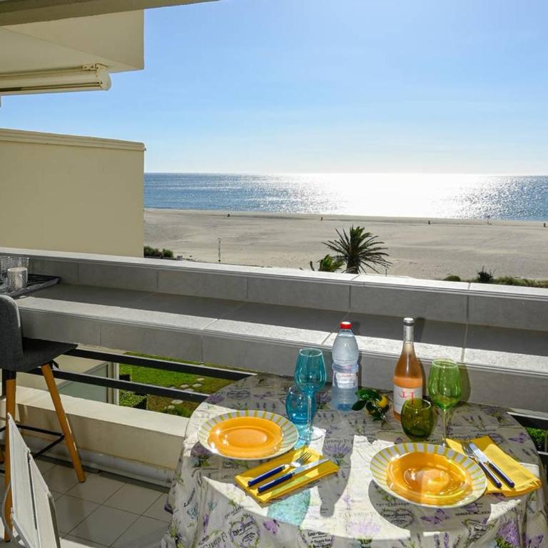 Appartement moderne avec climatisation, balcon et parking - FR-1-696-63 - Apartment - 1