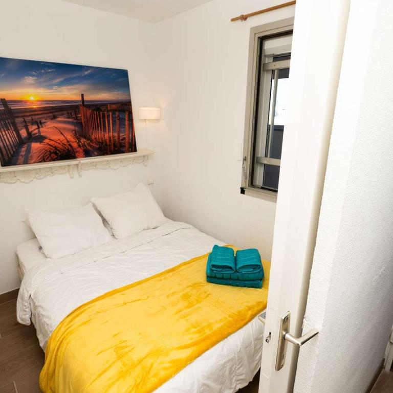 Appartement moderne avec climatisation, balcon et parking - FR-1-696-63 - Apartment - 13