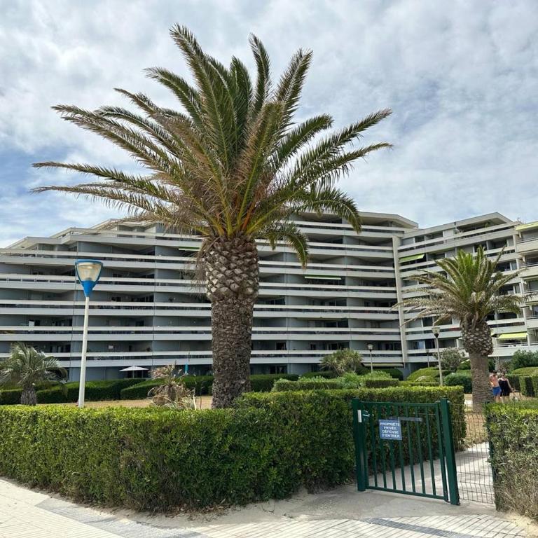 Appartement moderne avec climatisation, balcon et parking - FR-1-696-63 - Apartment - 19