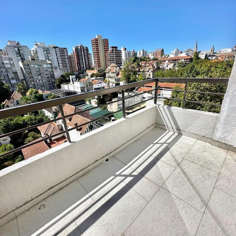 2 AMBIENTES con BALCÓN en ZONA GUEMES - Apartamento de 1 dormitorio - 4