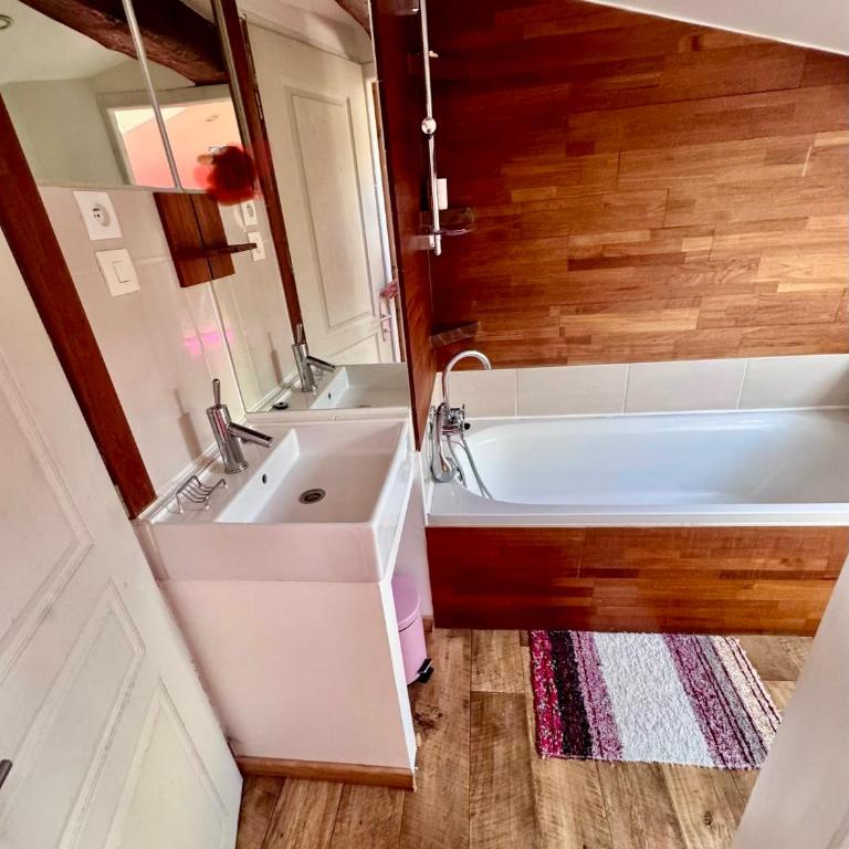 Appartpharma - Two-Bedroom Apartment - 2