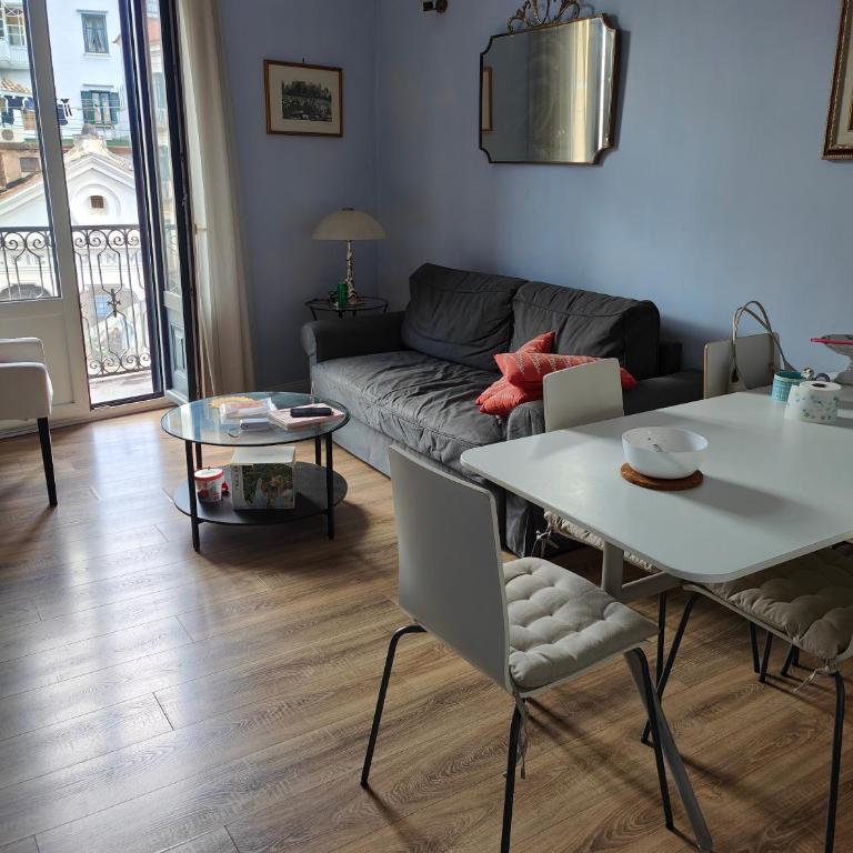 Appartamento confortevole con vista sulla piazza - Appartamento con 1 Camera da Letto - 1