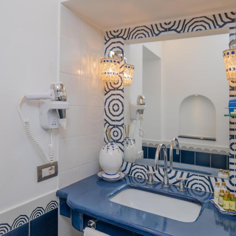 Milky Suites Positano - Camera Queen Deluxe - 8