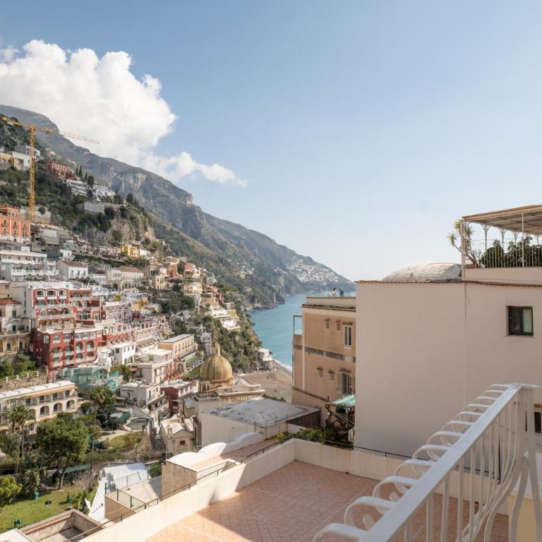 Milky Suites Positano - Camera Queen Deluxe - 13