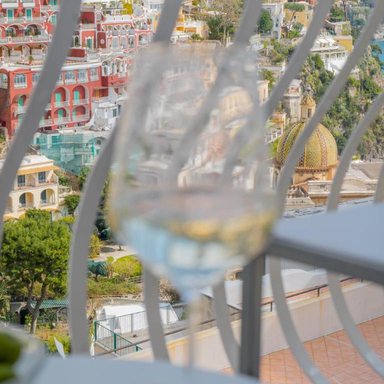 Milky Suites Positano - Camera Queen Deluxe - 17