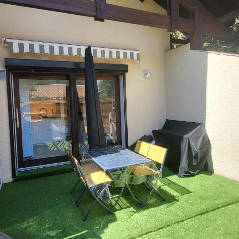 Appartement rez de jardin 150 metres de l'ocean - Apartment mit 1 Schlafzimmer - 1