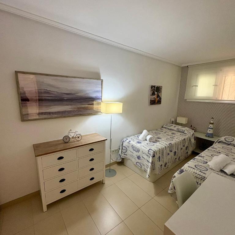 Apartamento frente al mar con WIFI y parking. - Appartement 3 Chambres - 25
