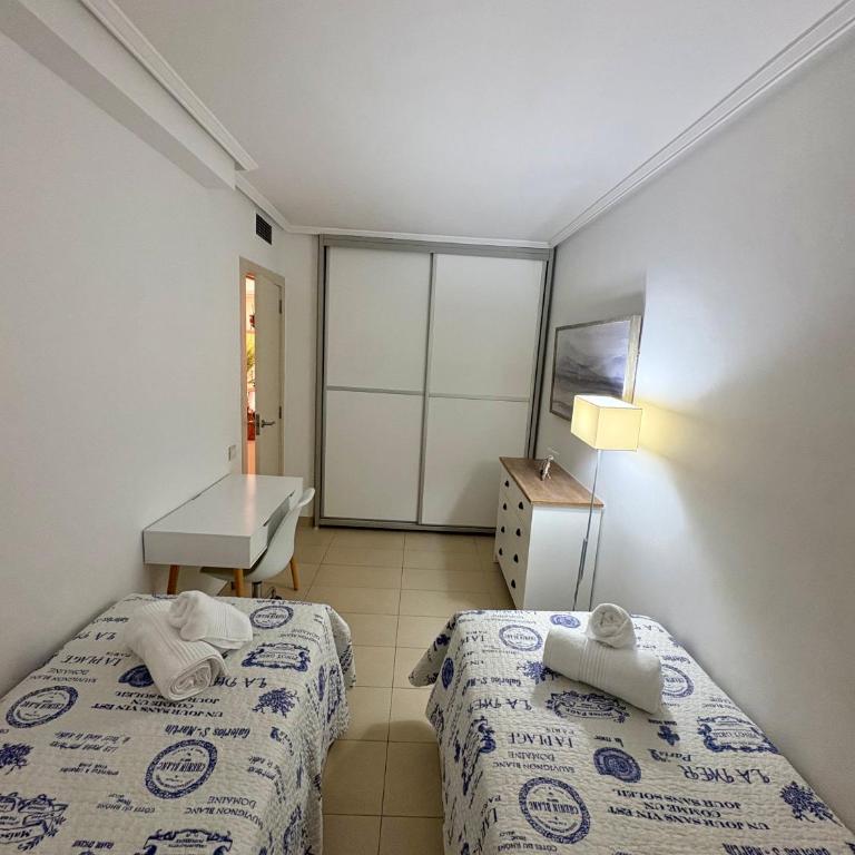 Apartamento frente al mar con WIFI y parking. - Appartement 3 Chambres - 24
