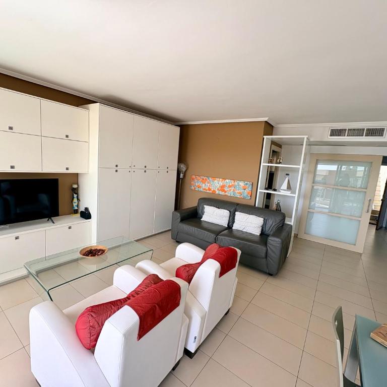 Apartamento frente al mar con WIFI y parking. - Appartement 3 Chambres - 9