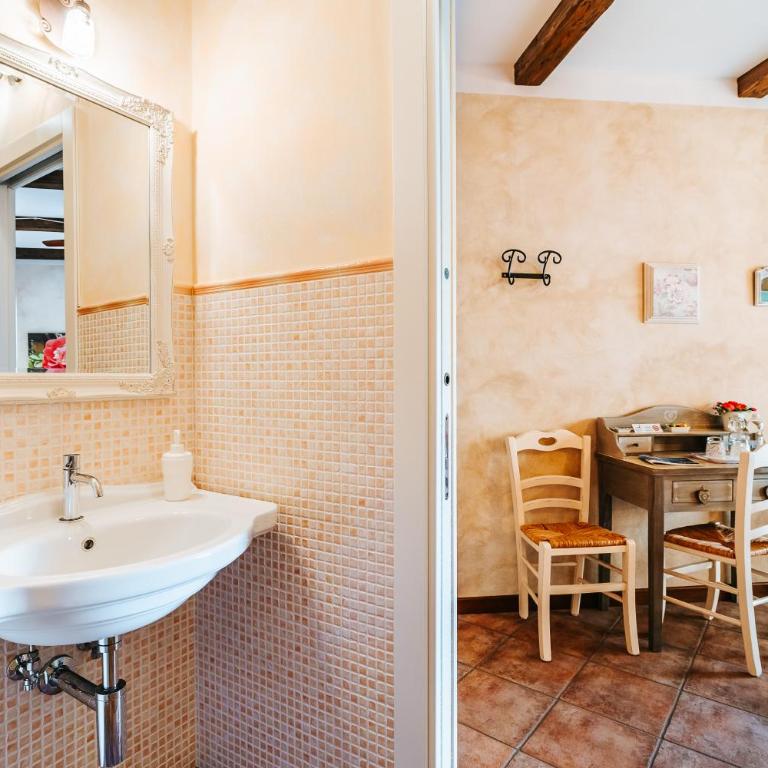 B&B Il Feriolo - Camera Matrimoniale con Bagno Privato - 11