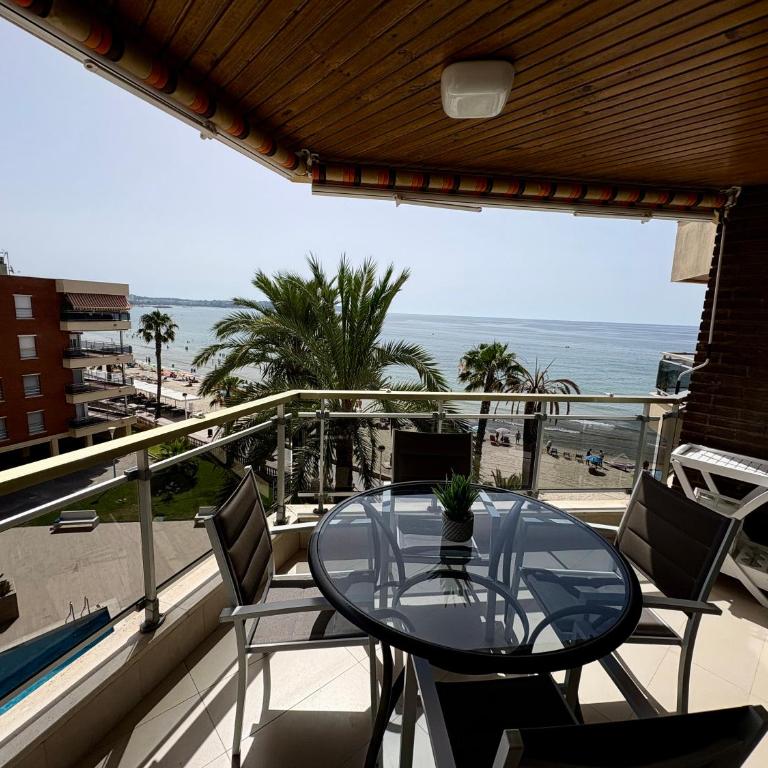 Apartamento frente al mar con WIFI y parking. - Appartement 3 Chambres - 2