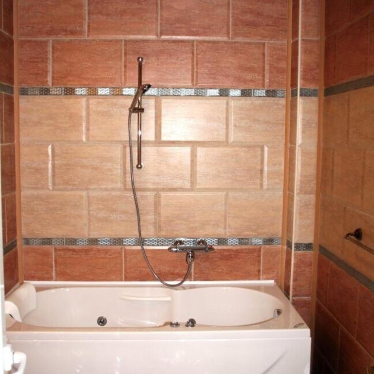 Villa Petrovac Guesthouse Rooms - Deluxe Triple Room with Sea View - 2