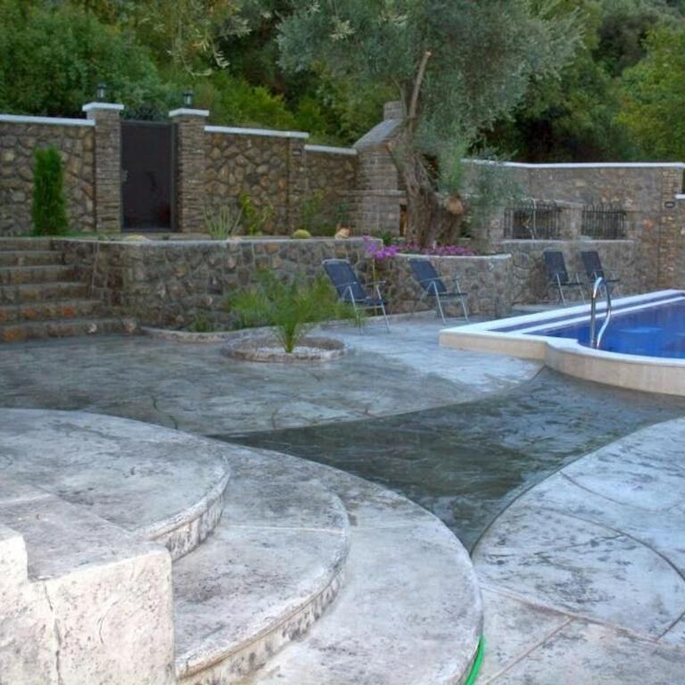 Villa Petrovac Guesthouse Rooms - Deluxe Triple Room with Sea View - 6