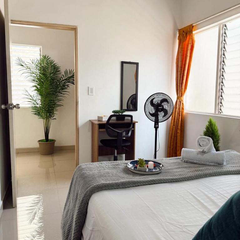 Apartamento amplio para grupos, a pasos del Estadio Atanasio - Laureles - Three-Bedroom Apartment - 28