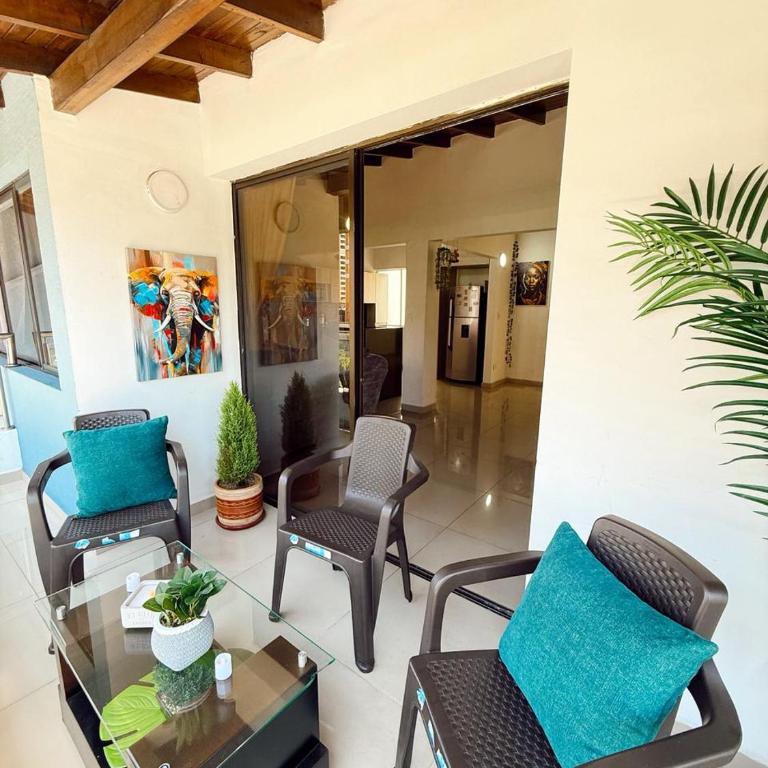 Apartamento amplio para grupos, a pasos del Estadio Atanasio - Laureles - Three-Bedroom Apartment - 37