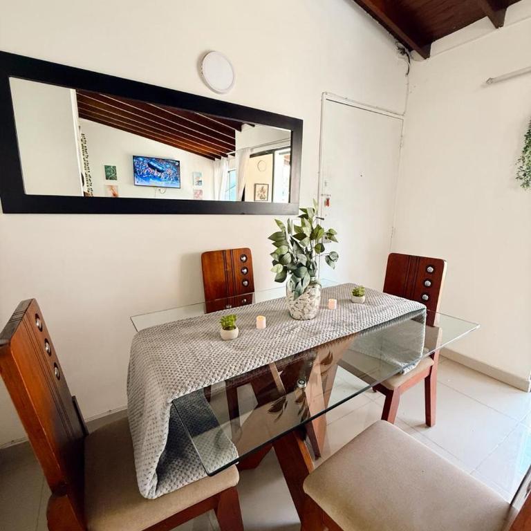 Apartamento amplio para grupos, a pasos del Estadio Atanasio - Laureles - Three-Bedroom Apartment - 42