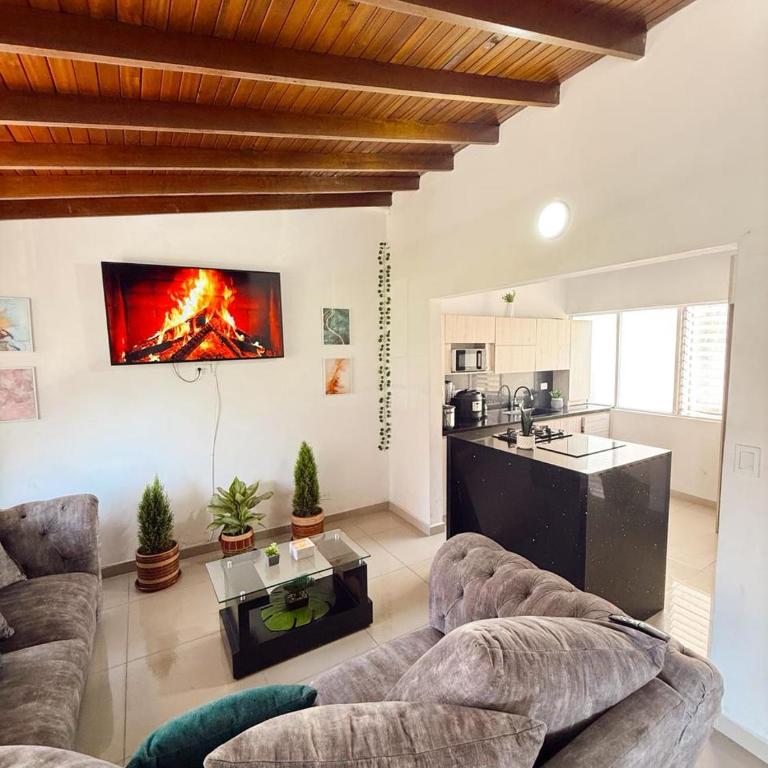 Apartamento amplio para grupos, a pasos del Estadio Atanasio - Laureles - Three-Bedroom Apartment - 44