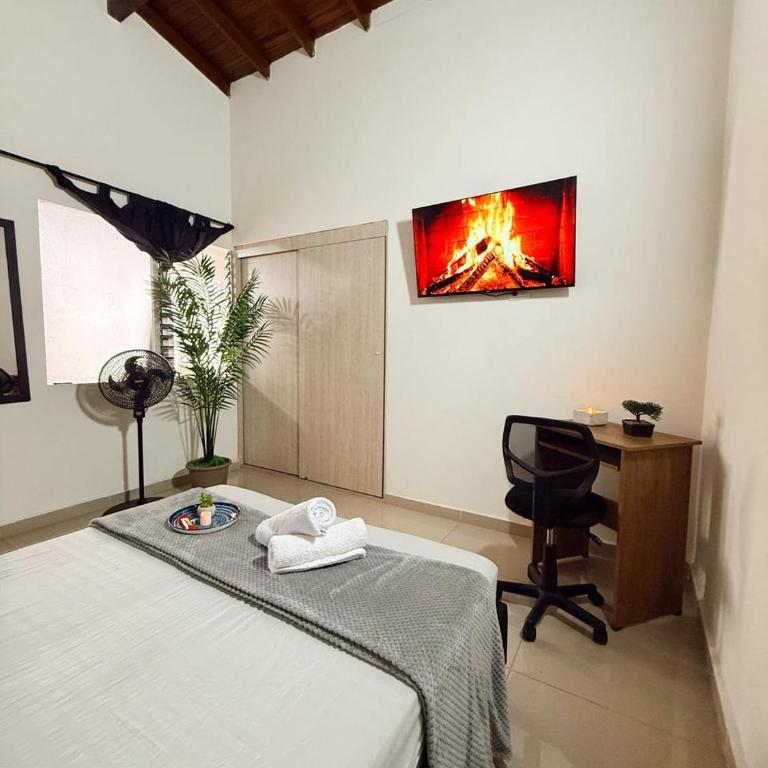 Apartamento amplio para grupos, a pasos del Estadio Atanasio - Laureles - Three-Bedroom Apartment - 50