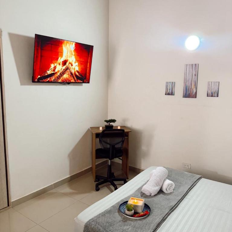 Apartamento amplio para grupos, a pasos del Estadio Atanasio - Laureles - Three-Bedroom Apartment - 82