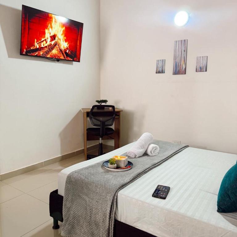 Apartamento amplio para grupos, a pasos del Estadio Atanasio - Laureles - Three-Bedroom Apartment - 88