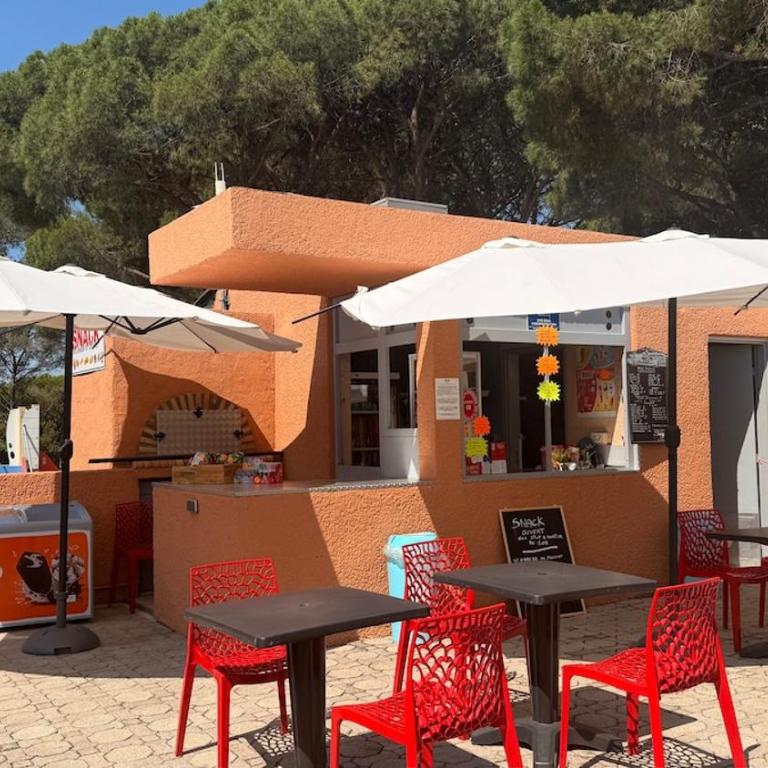 F1 climatisé avec piscine - Apartment mit 2 Schlafzimmern - 25