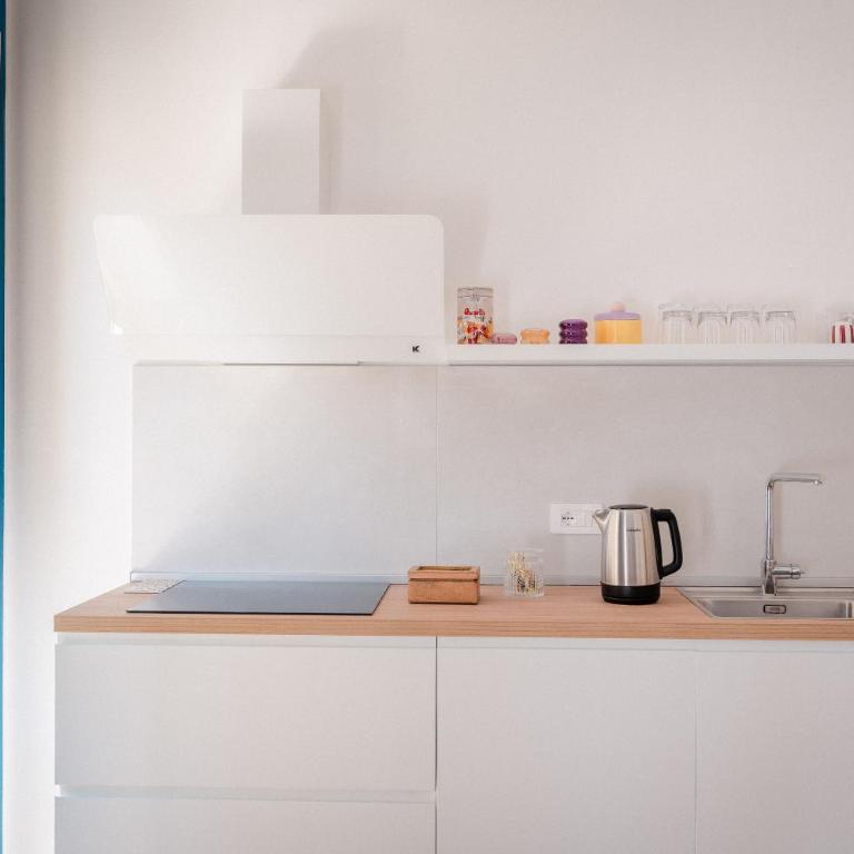 Aura Suites Lecce - Appartamento Deluxe con 2 Camere da Letto e Balcone - 9