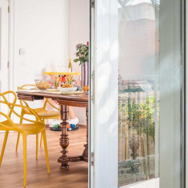 Aura Suites Lecce - Appartamento Deluxe con 2 Camere da Letto e Balcone - 13