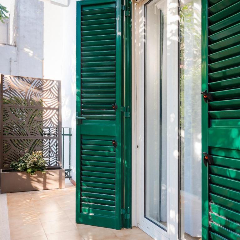 Aura Suites Lecce - Appartamento Deluxe con 2 Camere da Letto e Balcone - 16