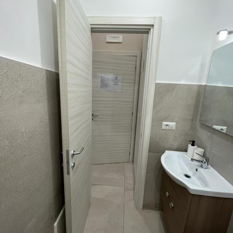 La Sapienza - Camera Matrimoniale con Bagno Privato - 2