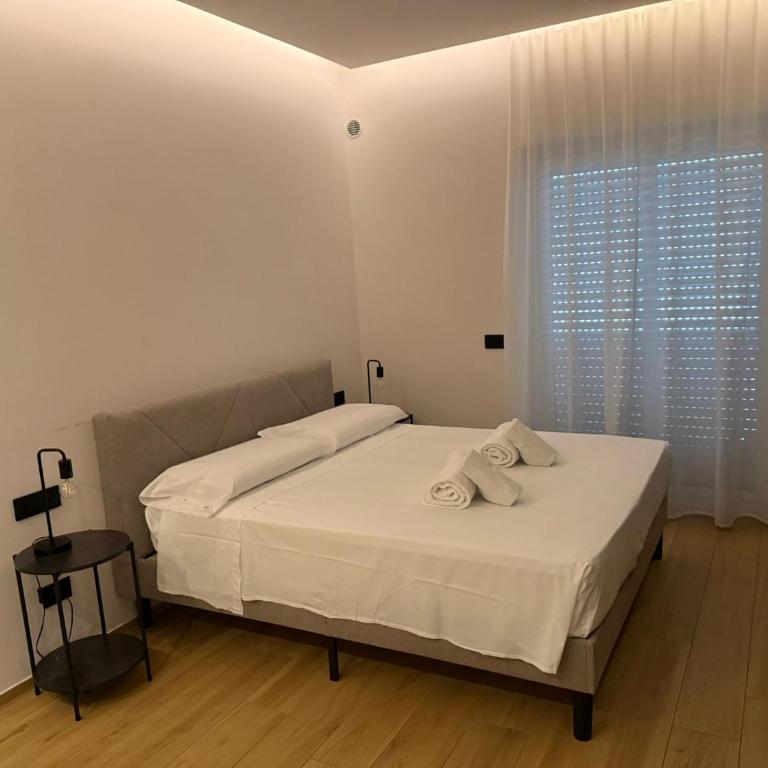 LumiaRooms B&B - Camera Matrimoniale Deluxe con Balcone - 8