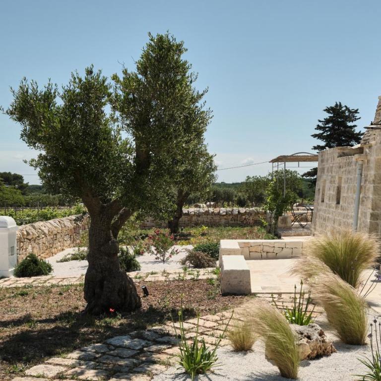 Agriturismo TENUTA MAGALEPPO di Basile Miriana - Camera Tripla con Vasca - 3