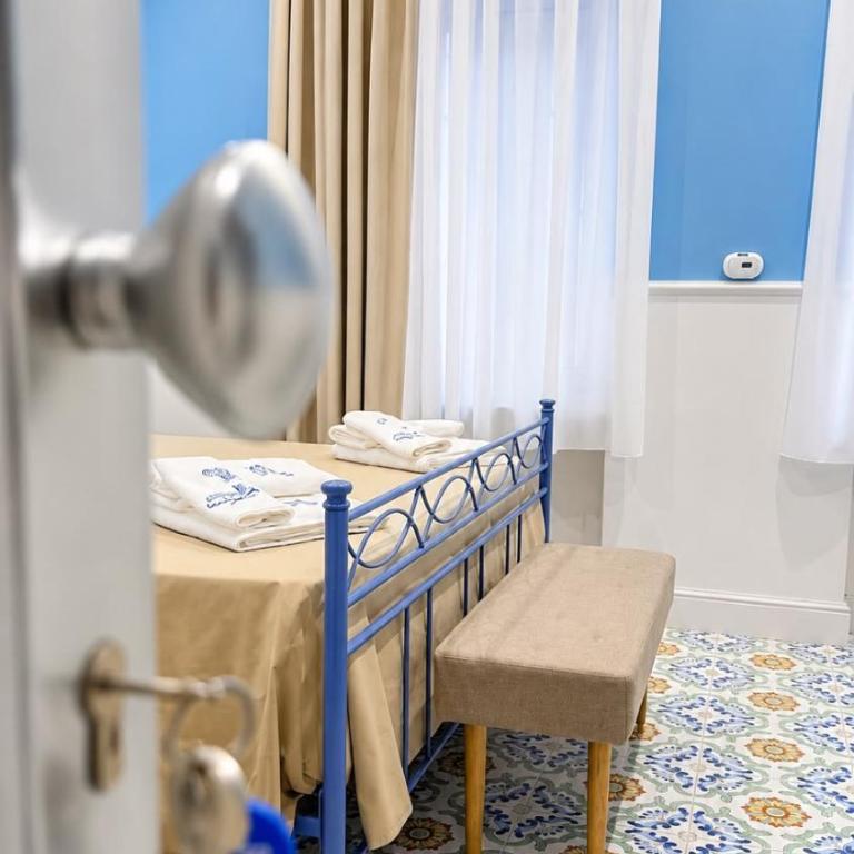 L'Antro della Sirena - Camera Matrimoniale con Bagno Privato - 2
