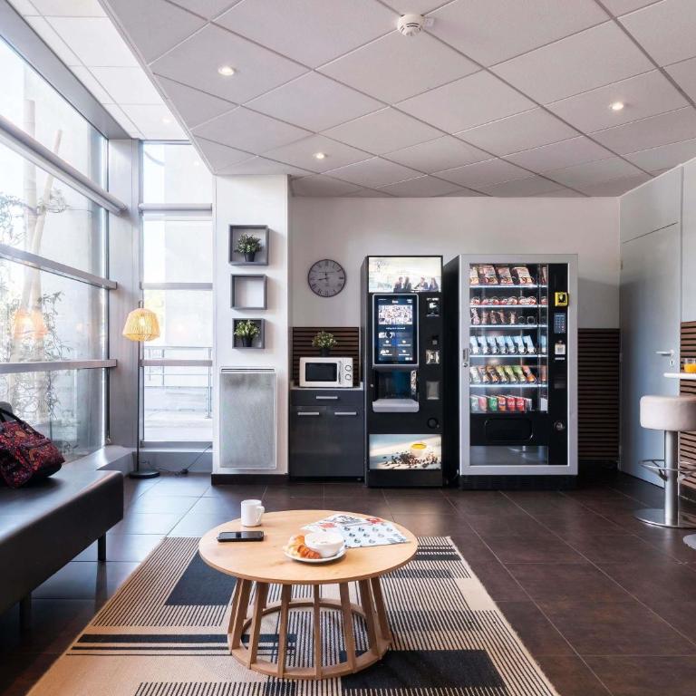 ibis budget Paris Porte de Vincennes - Chambre pour Personnes à Mobilité Réduite avec Lit Queen-Size Adapté - 1